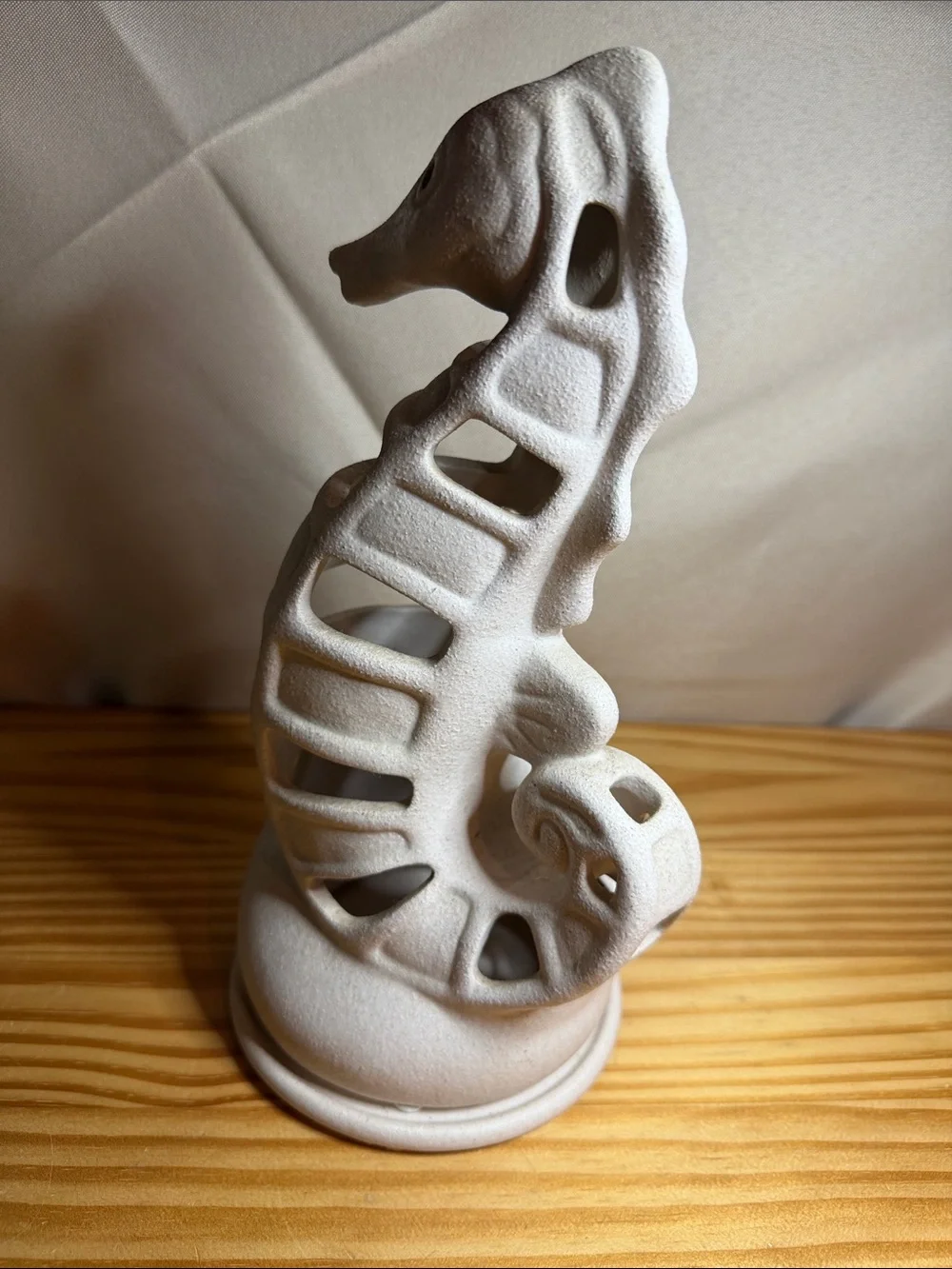 PartyLite Ceramic Seahorse Tealight Holder P8001 NIB Retired Coastal